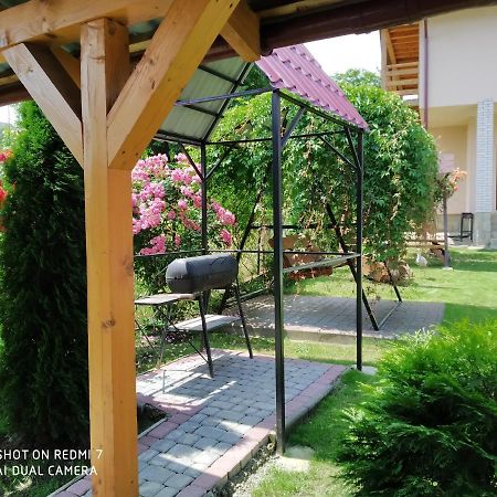 Апартаменти с двома спальнями і кухнею Яремче Екстер'єр фото