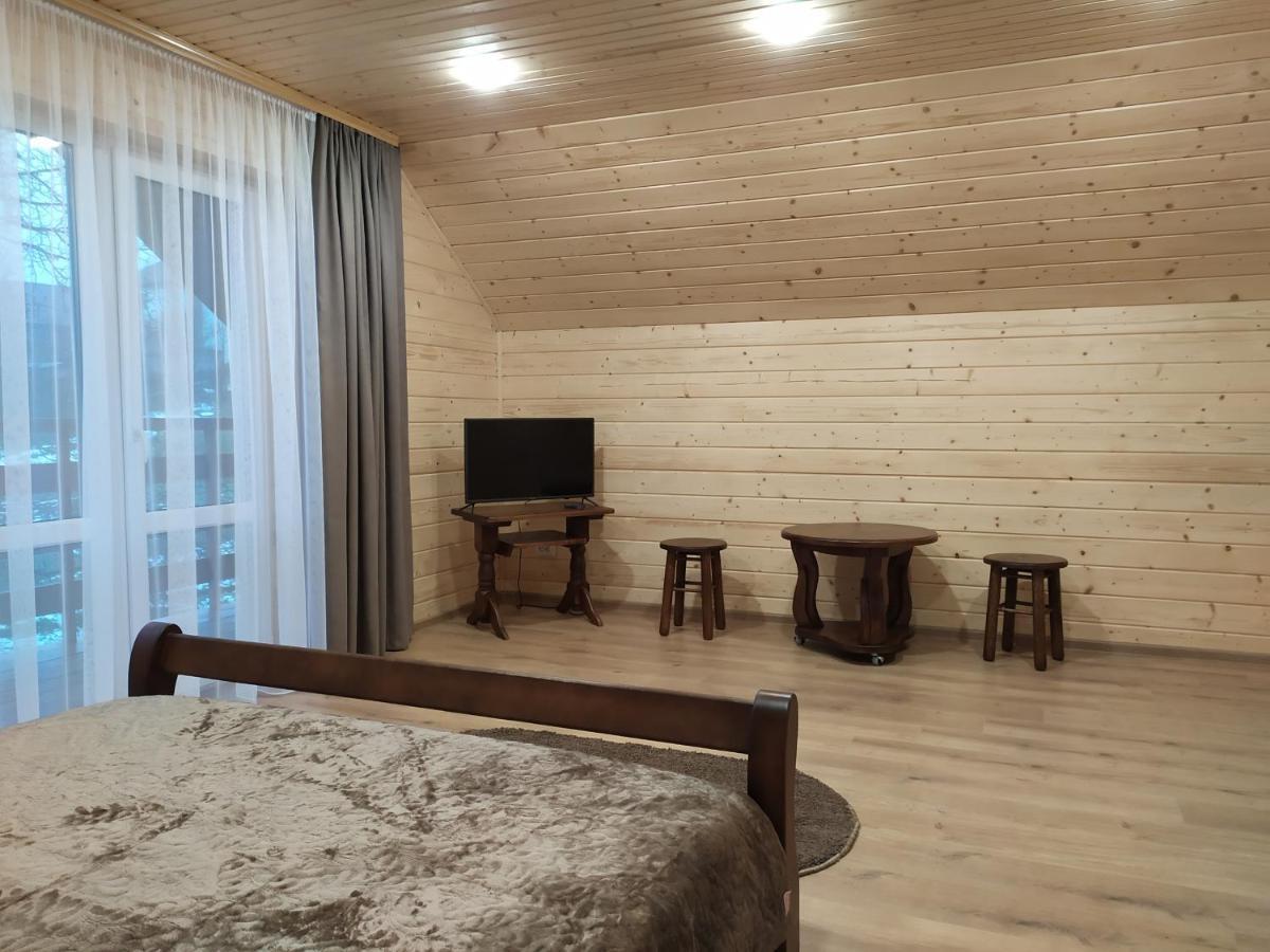 Апартаменти с двома спальнями і кухнею Яремче Екстер'єр фото