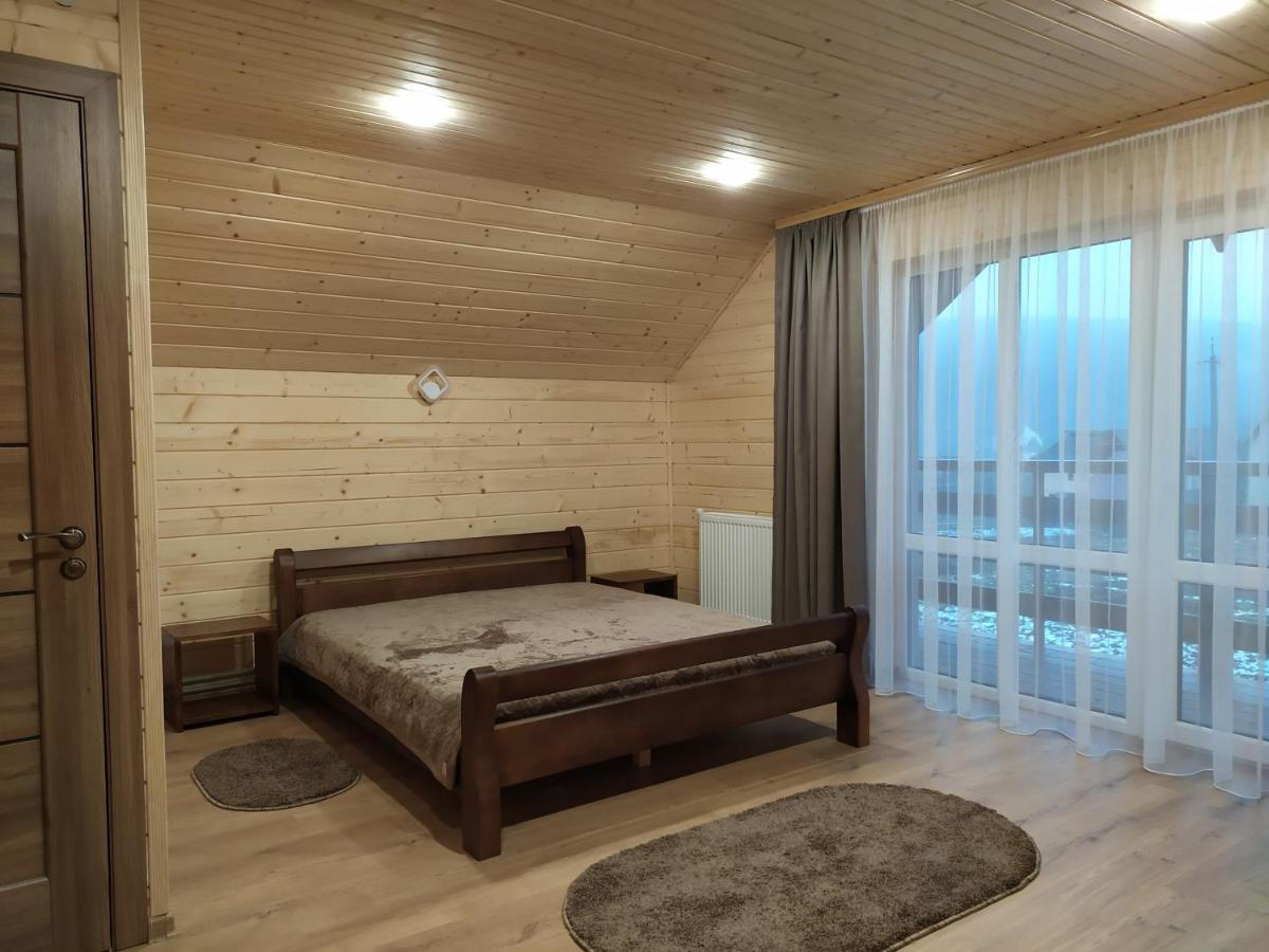 Апартаменти с двома спальнями і кухнею Яремче Екстер'єр фото